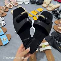 Vente en gros des dernières pantoufles d'été pour femmes, doublure en maille respirante, sandales bon marché pour les marchés africains