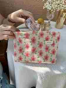 Meilleures ventes : Trousse de maquillage promotionnelle écologique à motif floral, petite trousse de rangement pour sac à main - Product Image 3