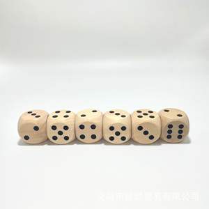 Dados de Juego Poliédricos de Madera de 16 mm Personalizados con Logotipo Personalizado en Estampado en Caliente con Punto Negro al por Mayor - Product Image 3
