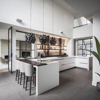 Armoire de cuisine haute automatique moderne européenne carcasse en acier inoxydable avec panneau de porte en mélamine armoire de rangement à îlot supérieur