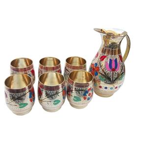 Juego de Vajilla de Latón Puro Hecho a Mano y Ecológico, 1 Jarra y 6 Vasos de Agua con Incrustaciones Doradas, Apto para Lavavajillas, para el Hogar, Bodas, Fiestas, Regalo - Product Image 1