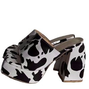 Las nuevas <span class=keywords><strong>Sandalias</strong></span> de tacón recto con suela de plataforma y zapatillas de punta cuadrada de talla grande superventas para mujer - Product Image 6