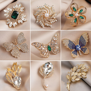 Spilla a Farfalla in Metallo, Accessorio di Lusso di Alta Gamma, Corsage Retrò alla Moda, Gioiello Elettroplaccato - Product Image 2