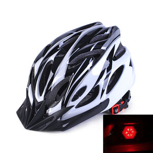 Casque de vélo intégré monobloc avec feu arrière intégré pour la sécurité des VTT et des vélos de route, également adapté aux motos - Product Image 6