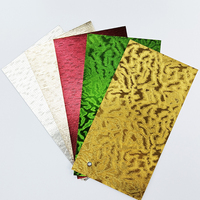 Rouleau de papier PVC enduit imperméable et recyclable de couleur nacrée, personnalisé en gros de Chine, matériau durable pour l'emballage de boîtes cadeaux de luxe