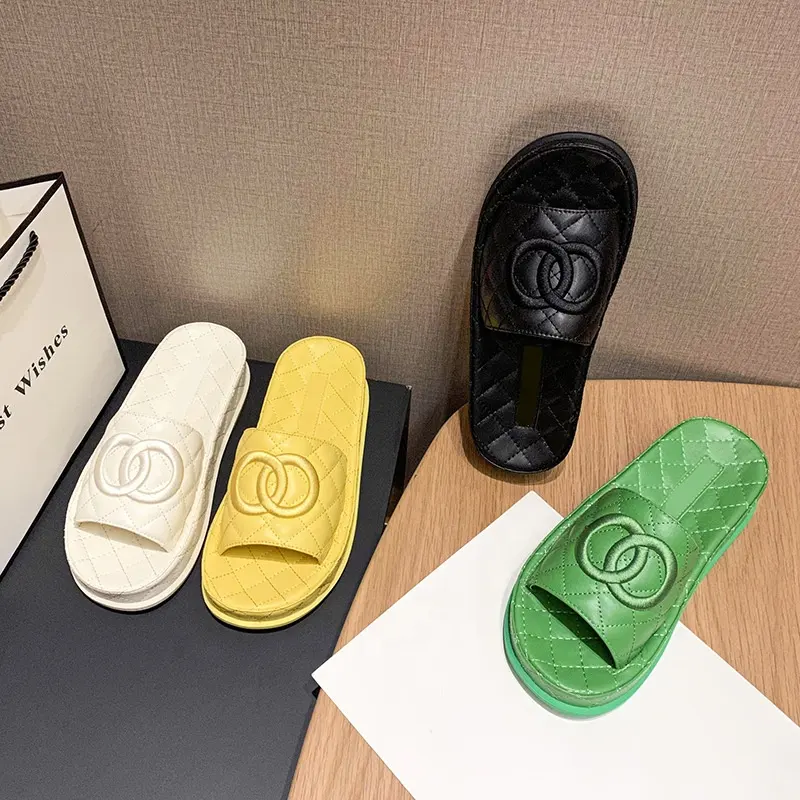 Summer Beach Casual Luxus Markenname Slides Schuhe Damen PVC Sandalen Hausschuhe für Frauen