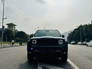 Jeep Renegade Usado Certificado con Personalización Interior, 2016 2017 2018, SUV de Alta Gama con Pantalla Táctil Conectada, Sin Accidentes - Product Image 2