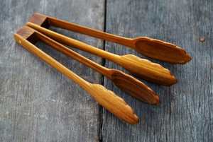 Pinces en bois artisanales pour la cuisine, le service, la grillade et la manipulation des aliments en cuisine, fabriquées en bois naturel durable pour la cuisine quotidienne - Product Image 3