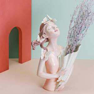 Maceta de Resina 3D con Diseño Creativo de Niña Mariposa con Ramo, Impresión Digital, Flores Secas, Lujo y Suavidad - Product Image 3