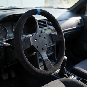 Volante Deportivo Universal <span class=keywords><strong>de</strong></span> Microfibra <span class=keywords><strong>de</strong></span> Cuero <span class=keywords><strong>de</strong></span> Primera Calidad <span class=keywords><strong>de</strong></span> 13 Pulgadas y 330 mm para <span class=keywords><strong>Juegos</strong></span> <span class=keywords><strong>de</strong></span> Carreras <span class=keywords><strong>de</strong></span> Simulación en <span class=keywords><strong>PC</strong></span> - Product Image 4