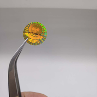 Étiquettes autocollantes holographiques personnalisées 2D/3D en PET imperméable pour l'emballage, modèle Praise-E P57