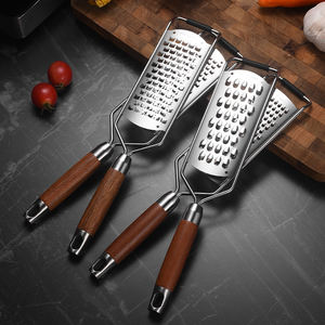 Gadget de cuisine multifonctionnel en métal 304 avec poignée en bois rouge, râpe à légumes, fromage, zeste de citron, chocolat avec couvercle de sécurité - Product Image 4