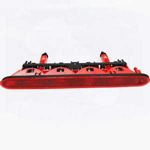 Le troisième <span class=keywords><strong>feu</strong></span> <span class=keywords><strong>stop</strong></span> 6350P5 pour Peugeot <span class=keywords><strong>307</strong></span>, <span class=keywords><strong>feu</strong></span> <span class=keywords><strong>stop</strong></span> surélevé - Product Image 1