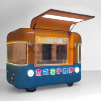 Food Truck avec pneus robustes et suspension pour terrains accidentés et événements en milieu rural