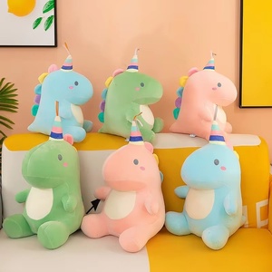 Peluches de dragon multicolores, adorables jouets en peluche en forme d'animaux, en polyester et coton PP, idéales comme cadeaux pour la maison, pour les garçons et les filles - Product Image 4
