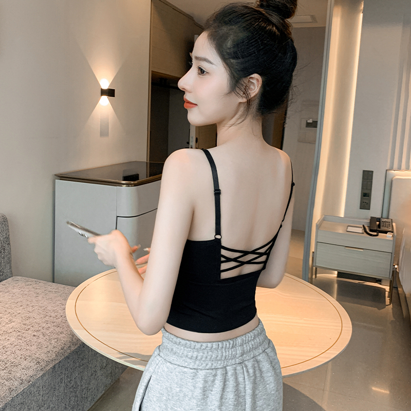 Black [cross back strap chest pad]