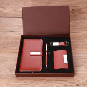Set de Regalo Promocional: Caja de Cartón con Logotipo, Diario de Bolsillo A6, Bolígrafo Roller, Estuche para Tarjetas con Tapa Abatible, Llavero - Product Image 1