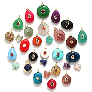 <span class=keywords><strong>Pendentif</strong></span> tendance <span class=keywords><strong>en</strong></span> pierre naturelle plaqué <span class=keywords><strong>or</strong></span> pour la fabrication de bijoux DIY, avec breloques <span class=keywords><strong>en</strong></span> cristal de fraise, agate noire <span class=keywords><strong>et</strong></span> <span class=keywords><strong>jade</strong></span> - Product Image 1