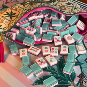 Tuiles de Mahjong Américaines de Luxe en Acrylique à 3 Couches, 160 Pièces, Design Pastel Rose et Teal Estival, Ensemble de Mahjong Personnalisé OEM pour Casino et Jeux d'Aargent - Product Image 1