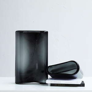 Jarrón de Cristal de Estilo Nórdico Simple, Irregular, Grande y Plano, Diseño de Barril para Flores, Color Marrón Suave, Adornos de Escritorio, Jarrón de Cristal - Product Image 4