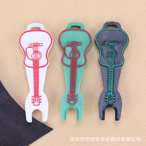 Outil de pose de cordes de guitare en plastique, finition mate, pour guitare acoustique, fabriqué à Shenzhen - Product Image 1