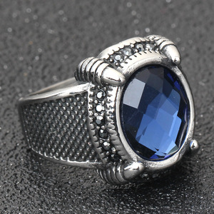 Anillo de pulgar creativo de acero inoxidable con zafiro azul estilo corte retro francés, engaste de garra, joyería para hombre, forma geométrica, remaches cuadrados - Product Image 2