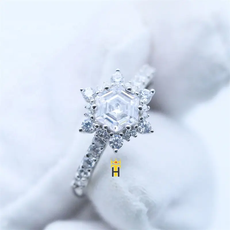 Gioielli con fiocco di neve alla moda anello con diamanti placcati in oro k anello femminile delicato alla moda in oro bianco