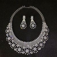 Set Romantis Wanita Berlapis Platinum Kuningan Motif Bunga Gaya Vintage Eropa Amerika, Modis dan Serbaguna, Bertabur Zirkon