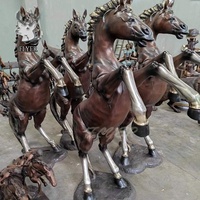Sculpture de cheval en bronze coulé d'extérieur Sculpture moderne de cheval en bronze debout grandeur nature en course