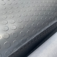 Schnelle Liefer geschwindigkeit Leicht zu reinigendes Bolzen muster Kunden spezifische Farbe Wasserdichter PVC-Teppich für Baustellen Innenhof