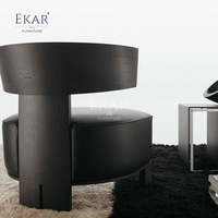 Fauteuil lounge moderne Kylo EKAR à profil bas avec dossier en bois courbé pour salon, bureau à domicile et chambre à coucher