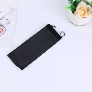 Pochette en velours noir 10x30cm avec cordon de serrage, sac cadeau en paille, petite pochette à bijoux, impression personnalisable - Product Image 5