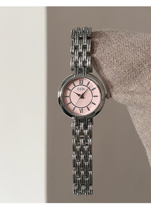 Montre-bracelet élégante pour femme avec bracelet en or, cadran rond, mouvement à quartz analogique - Product Image 3