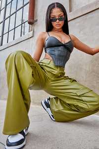 2022 personnalisé femmes taille haute jambe large Faux <span class=keywords><strong>cuir</strong></span> <span class=keywords><strong>pantalon</strong></span> Y2K Streetwear Style <span class=keywords><strong>cuir</strong></span> lavé <span class=keywords><strong>Cargo</strong></span> <span class=keywords><strong>pantalon</strong></span> - Product Image 5