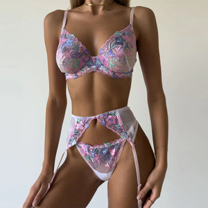ชุดชั้นในเซ็กซี่ปักลายสีสันสดใส ผ้าตาข่ายหลากสี ผ้าชีฟองจับจีบ ชุดเซ็กซี่ 3 ชิ้น สำหรับผู้หญิง - Product Image 1