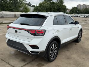 Volkswagen <span class=keywords><strong>T</strong></span>-<span class=keywords><strong>Roc</strong></span> 280TSI DSG 2WD Time Edition essence SUV d'<span class=keywords><strong>occasion</strong></span> 2023 pour l'exportation - Product Image 4