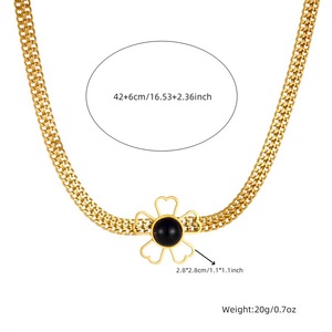 Floral Openwork Gold Plated Zinc Alloy Chain Necklace With Pearl And Black Stone For Gift - Product Image 5