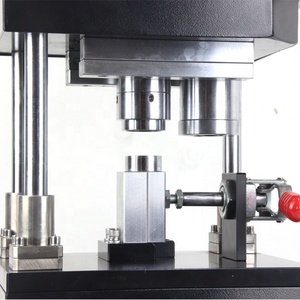 Machine à sertir et à sceller hydraulique manuelle pour cellule cylindrique GELON - Product Image 3