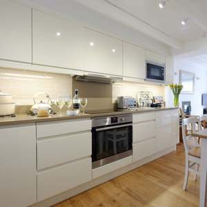 Armoires de cuisine de conception moderne haut de gamme, stratifié PVC brillant imperméable, marbre, prix compétitif pour les villas, fabriqué en Chine - Product Image 3