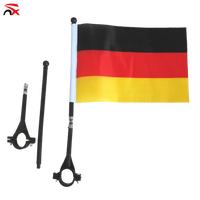 Drapeaux nationaux de vélo de campagne personnalisés Petits drapeaux de vélo de moto en polyester avec mât de drapeau en plastique