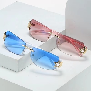 Lunettes de soleil rectangulaires sans monture pour femme, monture étoilée, style Y2K vintage de luxe - Product Image 1