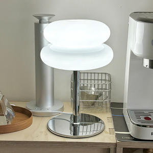 Minimaliste Hambourg Décoratif Sans Fil USB Art Verre Chapeau Lampe De Bureau Led Veilleuse De Chevet Lampe De Table Simple - Product Image 4