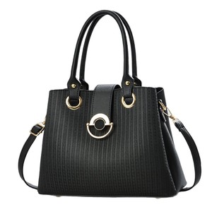 กระเป๋าถือผู้หญิงสำหรับเดินทางรุ่นใหม่ล่าสุดสำหรับฤดูร้อน ดีไซน์เรียบง่ายแต่ดูมีสไตล์ ทำจากหนัง PU นุ่ม กระเป๋าสะพายไหล่แฟชั่นทันสมัย - Product Image 1