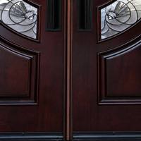 Porte d'entrée double en bois de séquoia insonorisée de luxe Yuyou, design moderne haute sécurité, portes extérieures en bois massif pour villa et hôtel