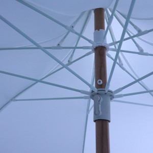 Parasol d'extérieur au design moderne, blanc, à franges, de type pagode, avec structure en bois, pour la plage, le jardin, le café, les meubles d'extérieur - Product Image 2
