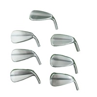 Mini ensemble de clubs de fer de golf forgés droitiers avec logo personnalisé tête de fer fraisée d'usinage CNC avec poignée en caoutchouc