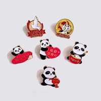 Badge nominatif en alliage d'aluminium moulé, doré, avec logo personnalisé, motif panda national mignon, cadeau d'affaires, fabriqué en Chine