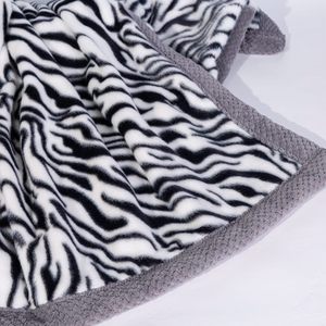 Chăn lông giả mềm mại, ấm áp, mịn màng như lông thỏ, chăn bông dày dặn dùng trong phòng ngủ - Product Image 3