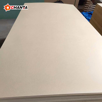 Fabrication de panneaux MDF de différentes tailles en gros, panneaux MDF décoratifs de 18 mm, prix des panneaux MDF blancs brillants