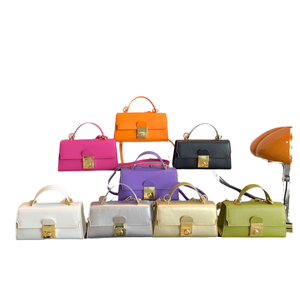 กระเป๋าถือสะพายไหล่สไตล์ฝรั่งเศสแบบเรียบง่ายทันสมัยปี 2024 คุณภาพดีสำหรับสุภาพสตรี - Product Image 3